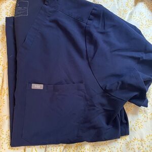 Figs xxl navy blue women’s Catarina one pocket scrub top